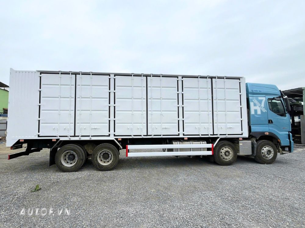 Tải 4 chân H7 360Hp thùng kín container 3 cửa